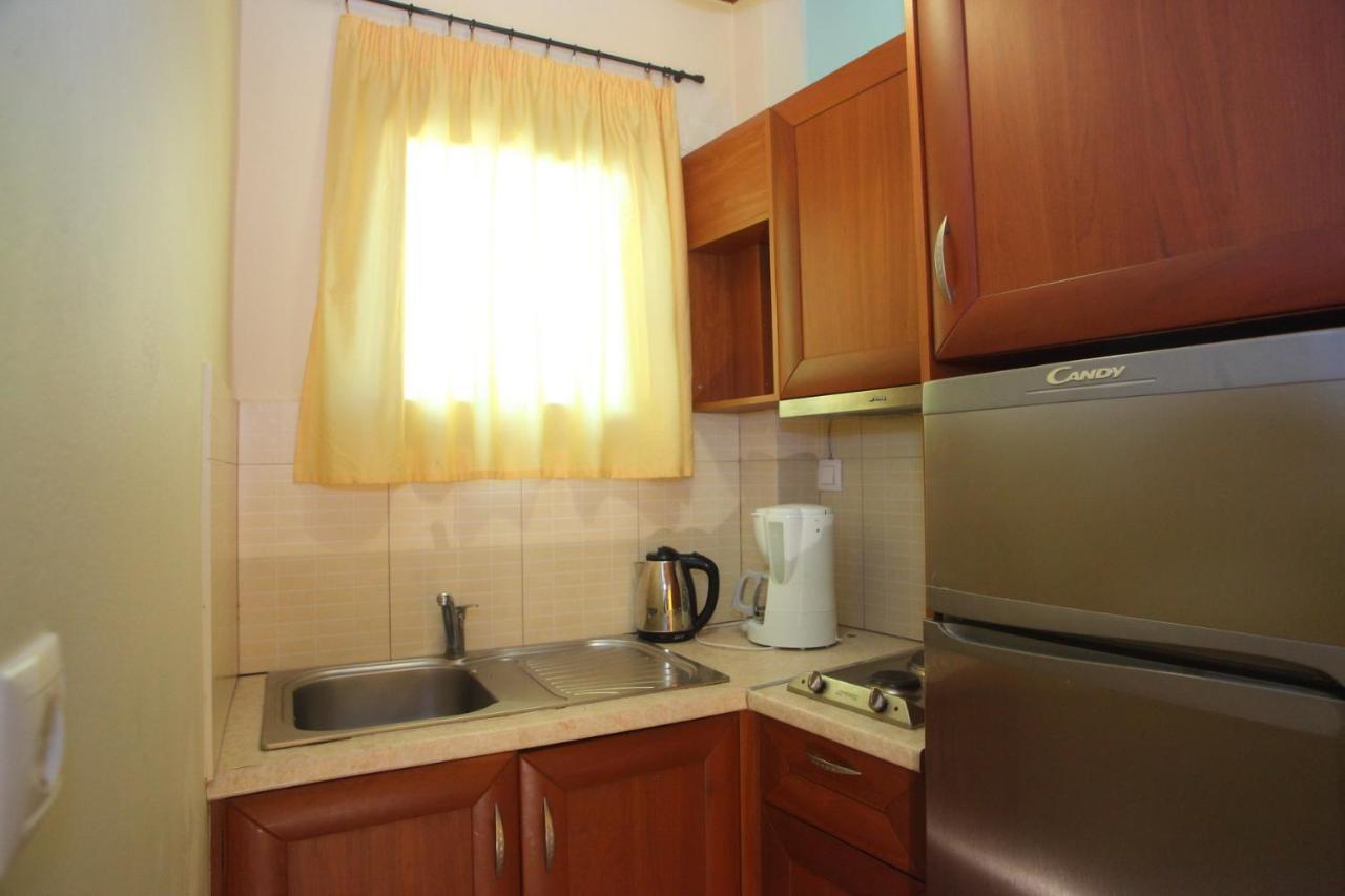 Vicky Apartments Nikiana Exterior photo